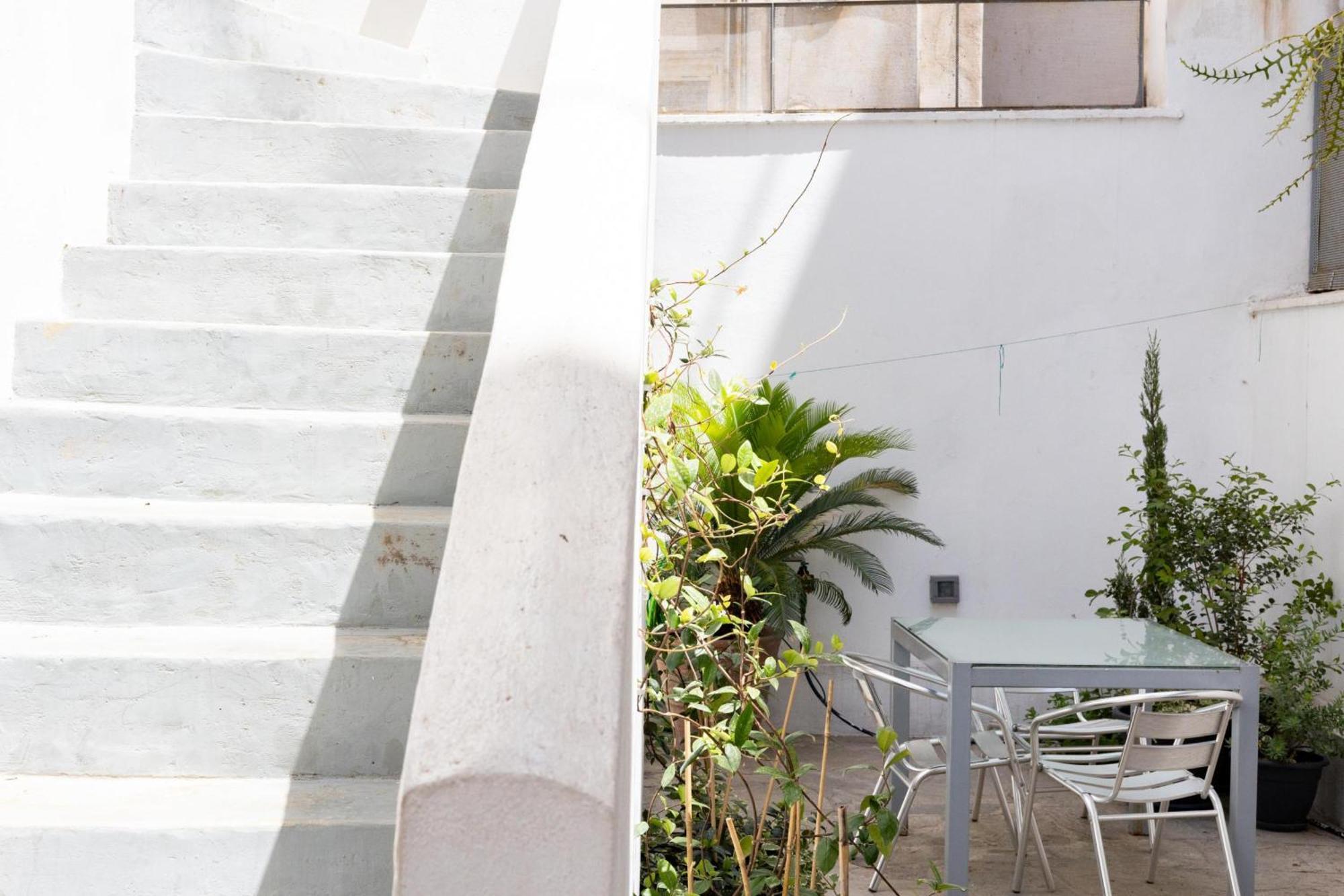 Renovated 5 Bdr House Near Acropolis - New Beds, Terrace & Green Yard Athén Kültér fotó