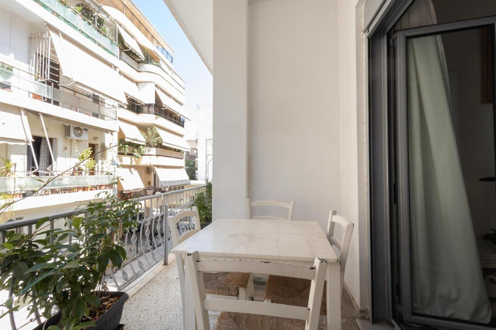 Renovated 5 Bdr House Near Acropolis - New Beds, Terrace & Green Yard Athén Kültér fotó