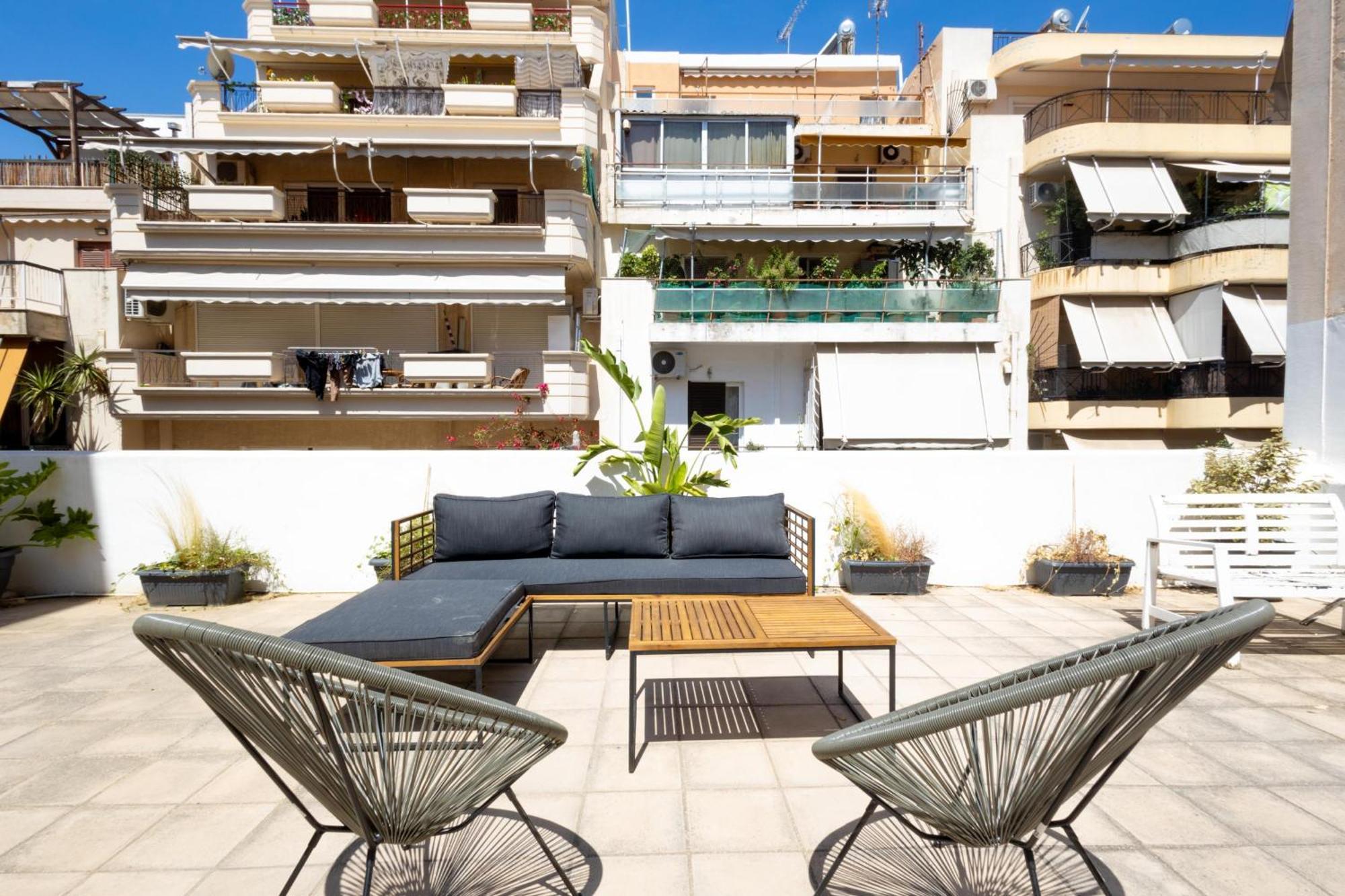 Renovated 5 Bdr House Near Acropolis - New Beds, Terrace & Green Yard Athén Kültér fotó