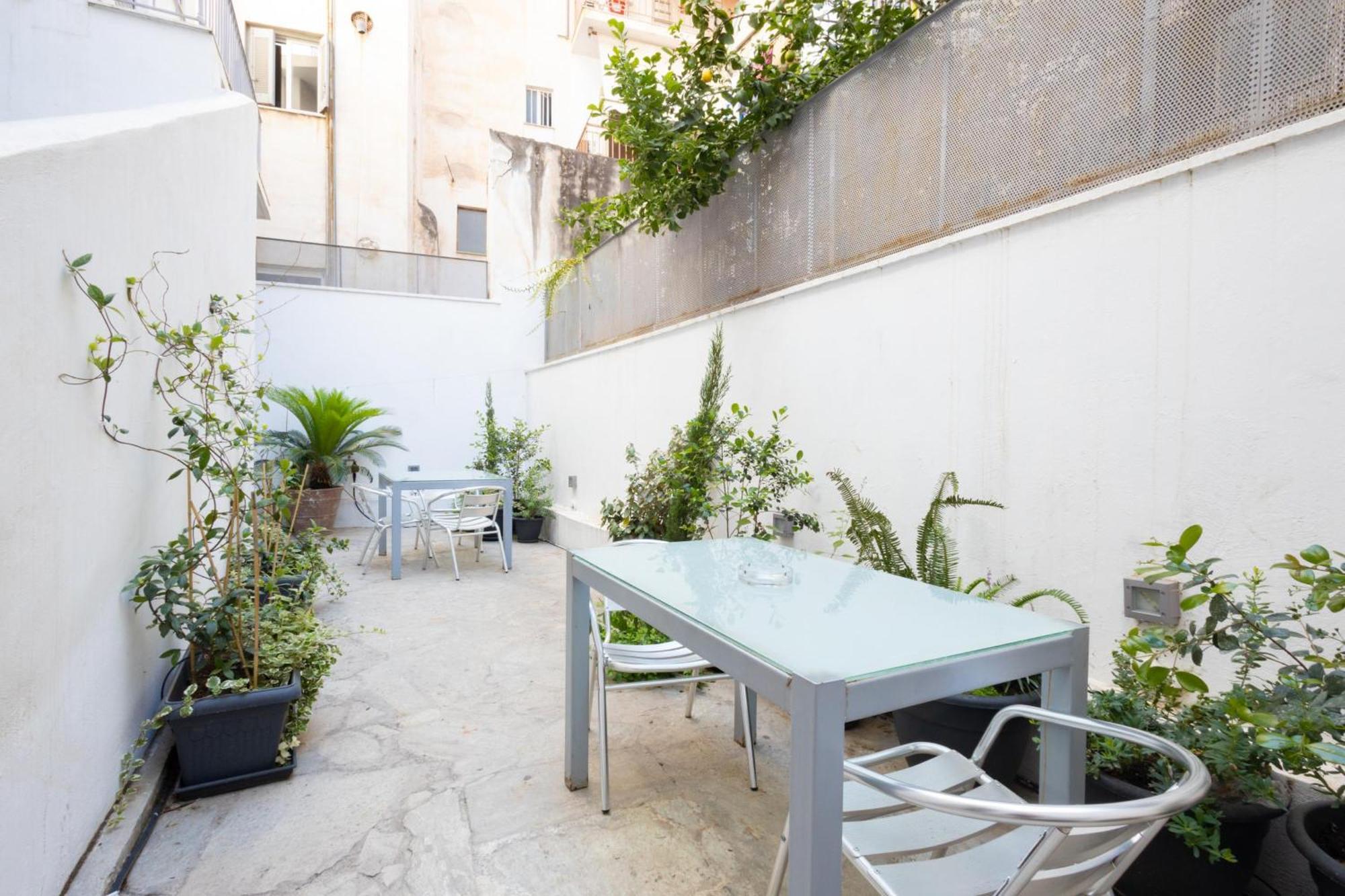 Renovated 5 Bdr House Near Acropolis - New Beds, Terrace & Green Yard Athén Kültér fotó