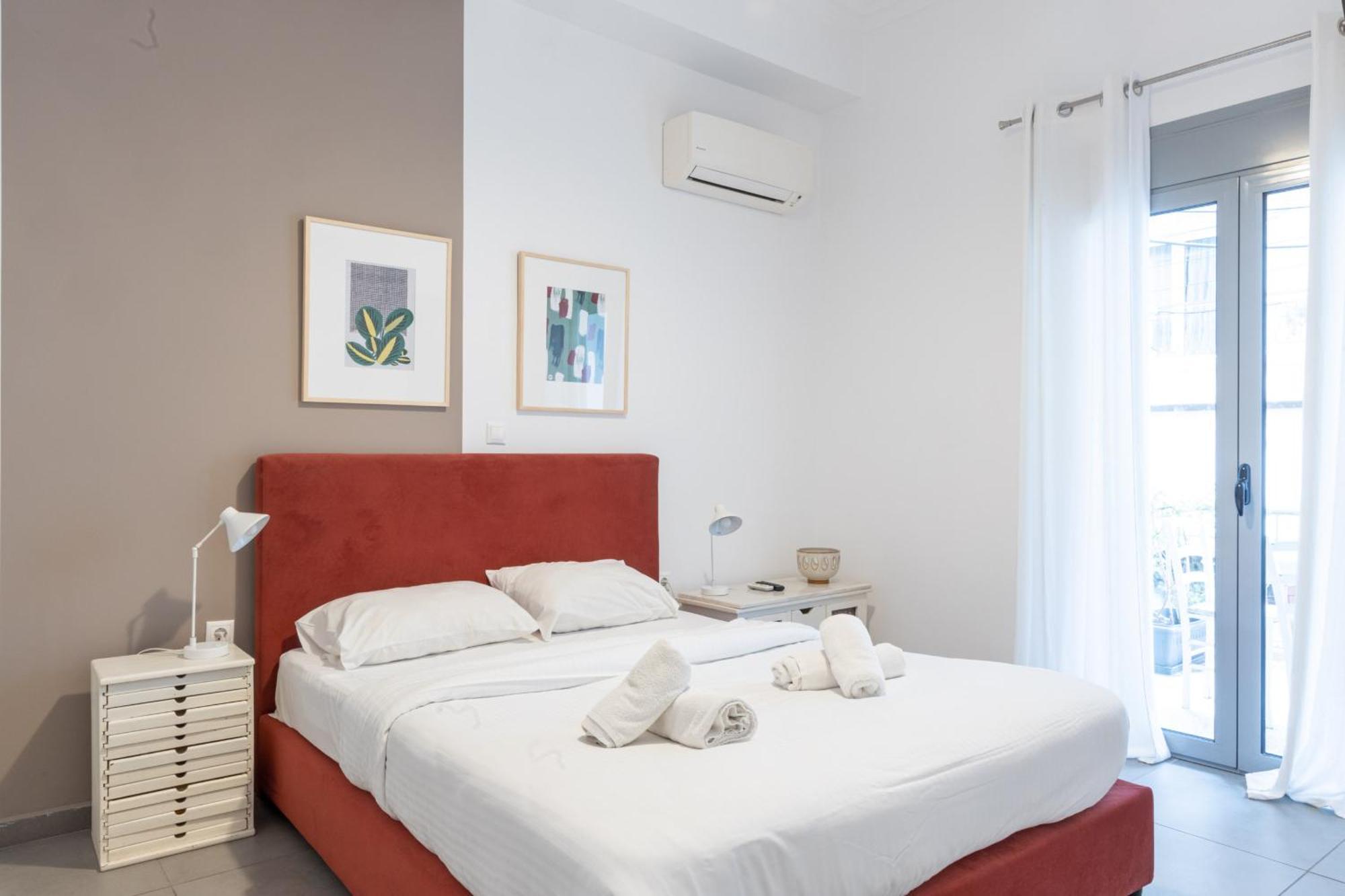 Renovated 5 Bdr House Near Acropolis - New Beds, Terrace & Green Yard Athén Kültér fotó