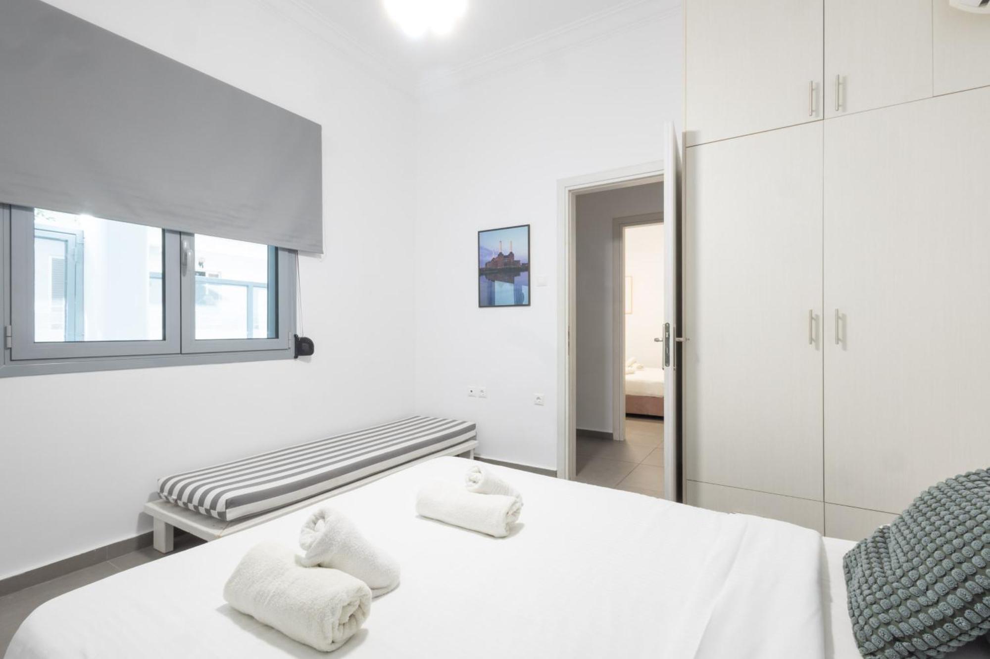 Renovated 5 Bdr House Near Acropolis - New Beds, Terrace & Green Yard Athén Kültér fotó