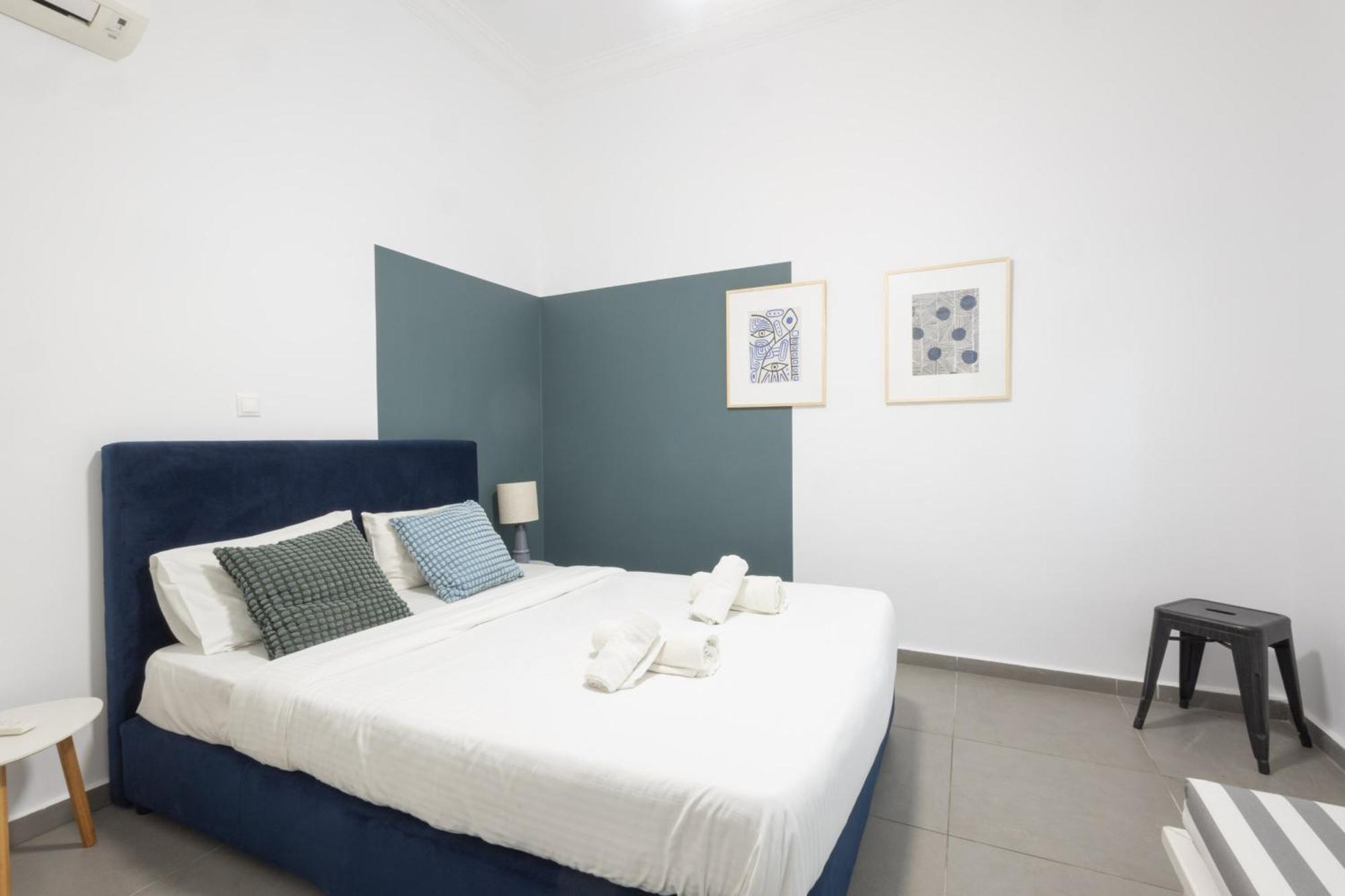 Renovated 5 Bdr House Near Acropolis - New Beds, Terrace & Green Yard Athén Kültér fotó