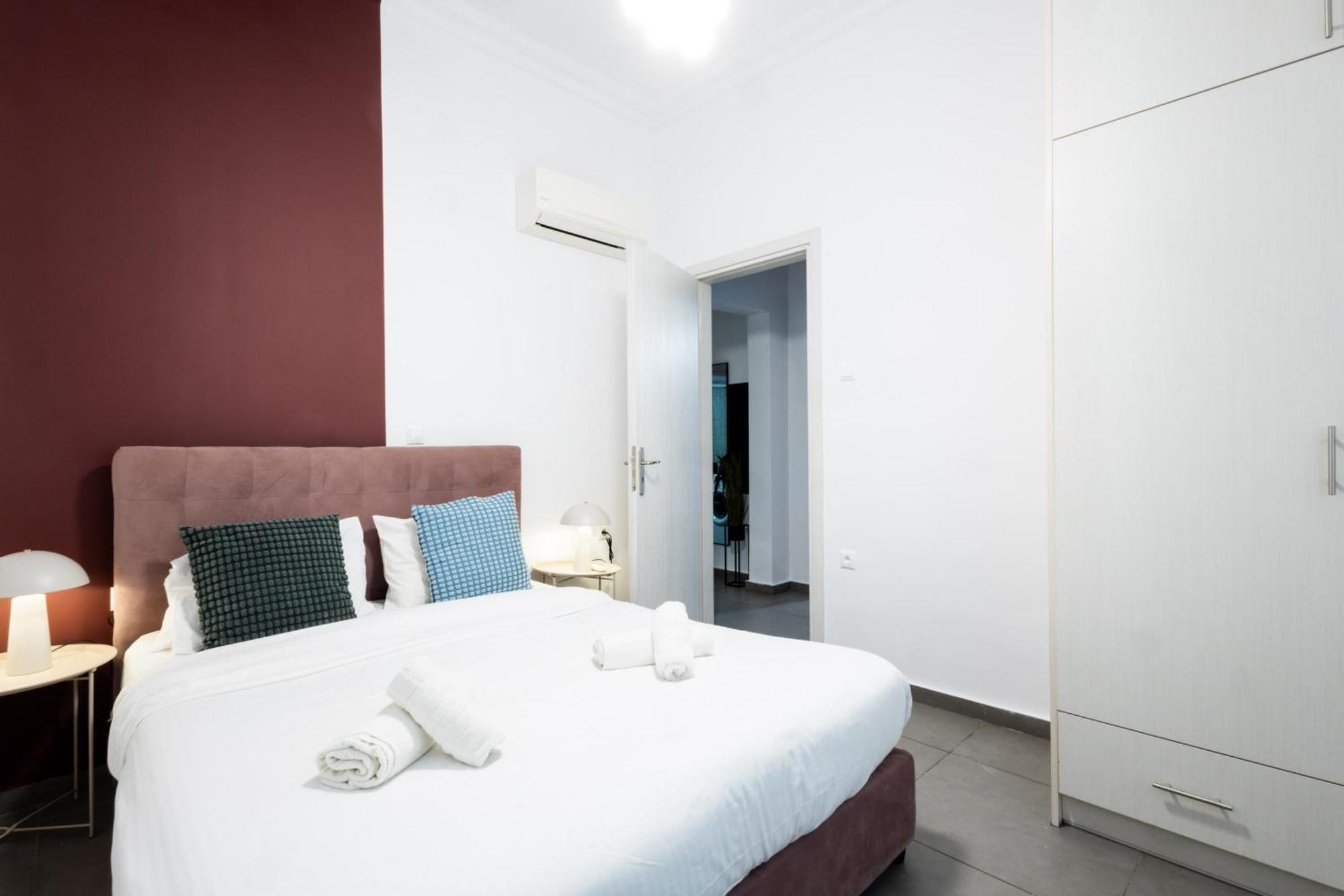 Renovated 5 Bdr House Near Acropolis - New Beds, Terrace & Green Yard Athén Kültér fotó